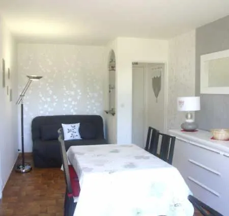 - 2 Pieces - Vue Jardin *